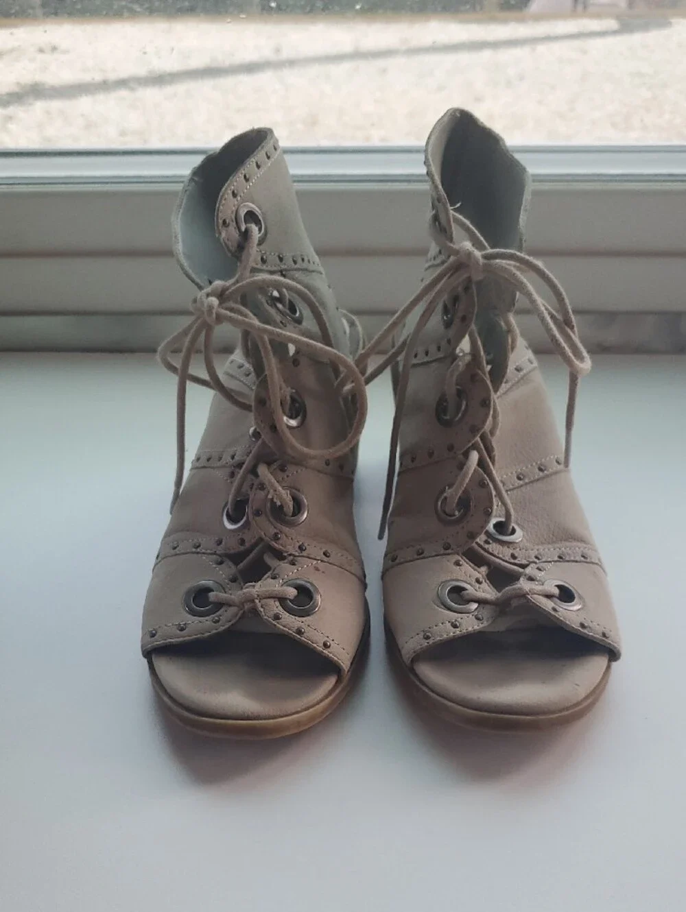 Lace-Up Open-Toe Block Heel Sandals in Light Beige